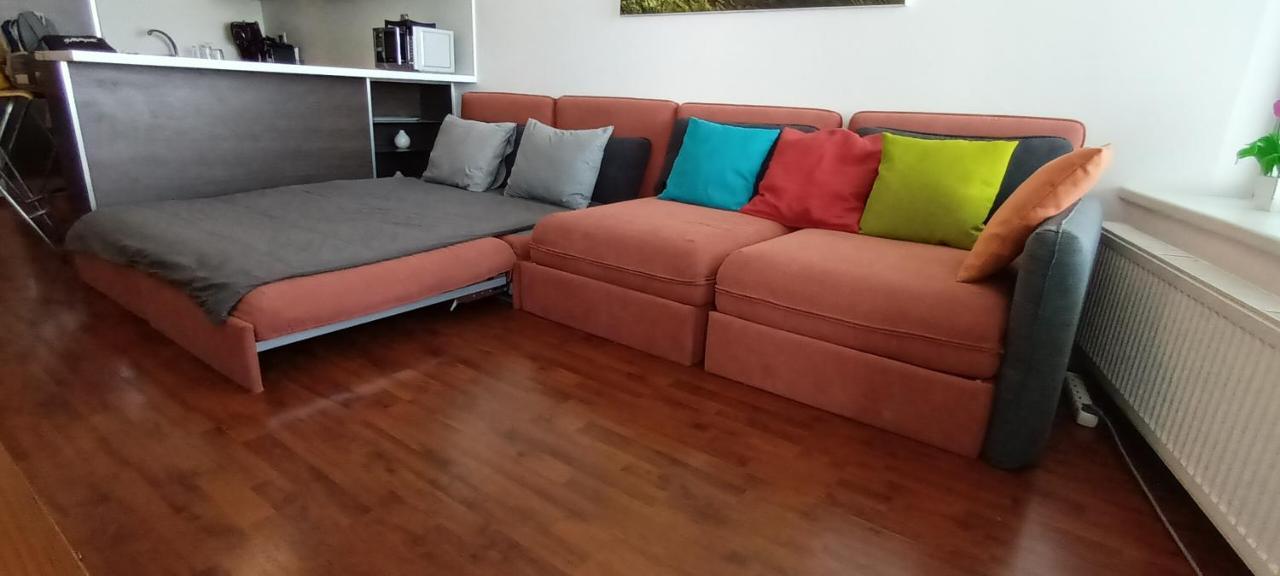 Juls Apartment Next To Football And Hockey Stadium Bratislava Eksteriør bilde
